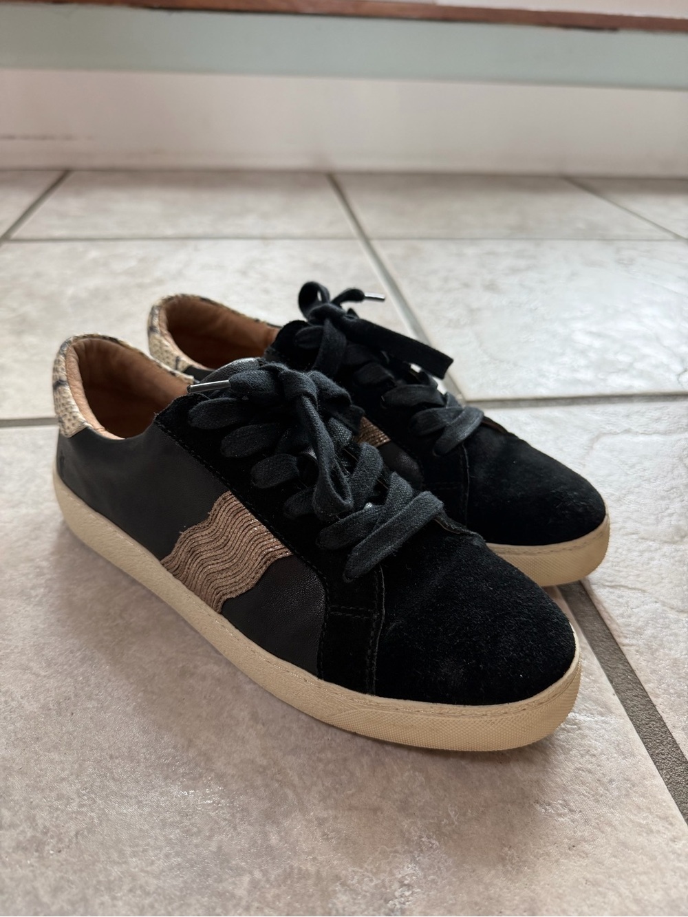 FRYE Webster Wave Low Lace Sneakers Black Suede Snake Print Leather 8.5M - Picture 2 of 10